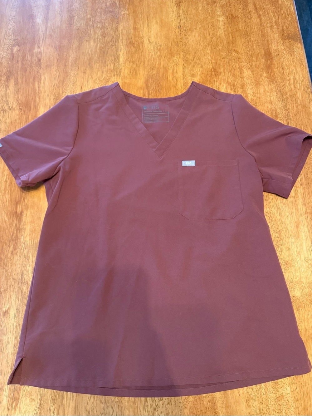 FIGS Women’s large Catarina in Dark Cherry